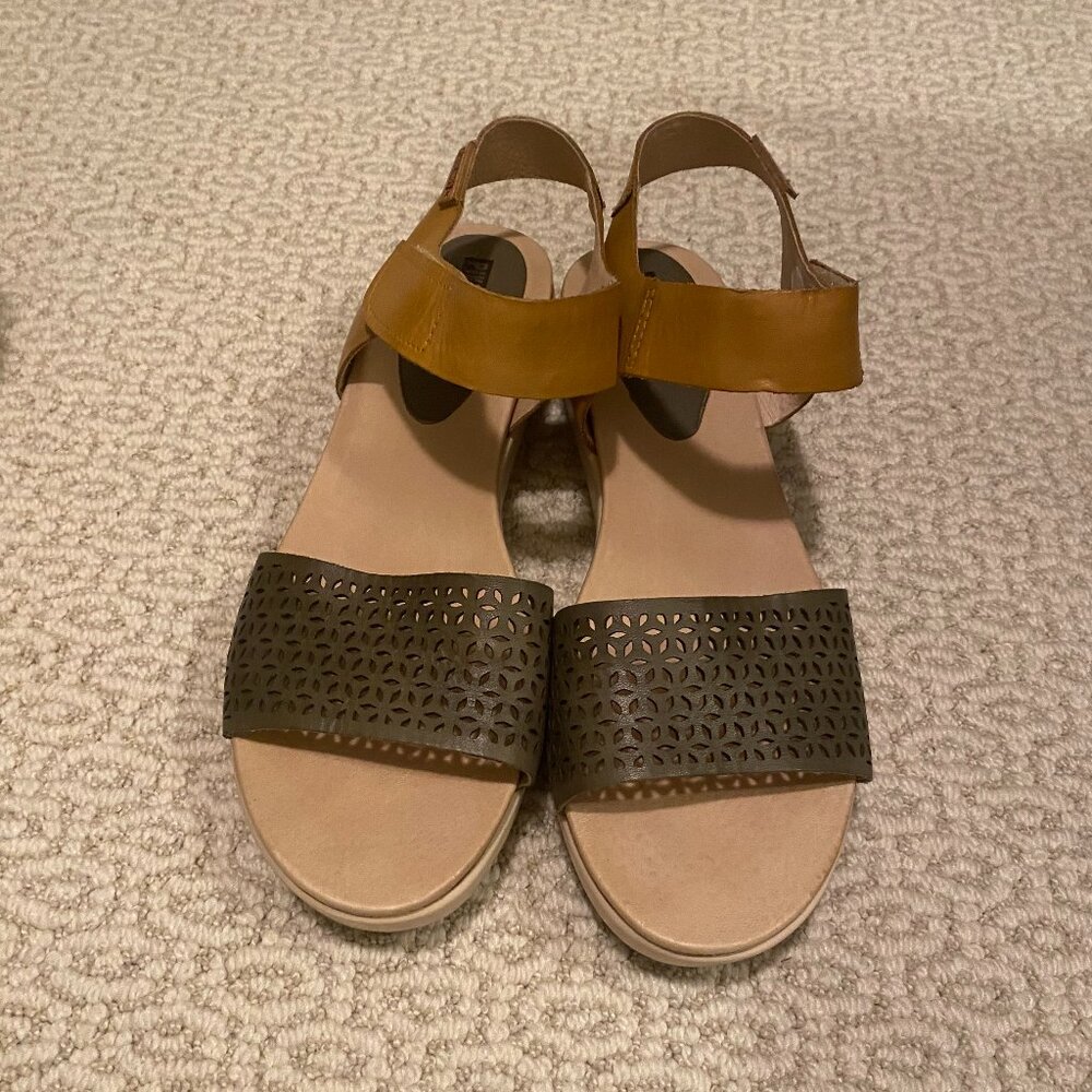 Pikolinos Mykonos Open Toe Leather Perforated Sandals, size 10.5-11 (EU 41)